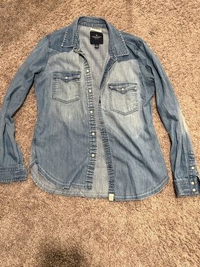 American Eagle Outfitters Light Blue Boyfriend Fit Denim Shirt